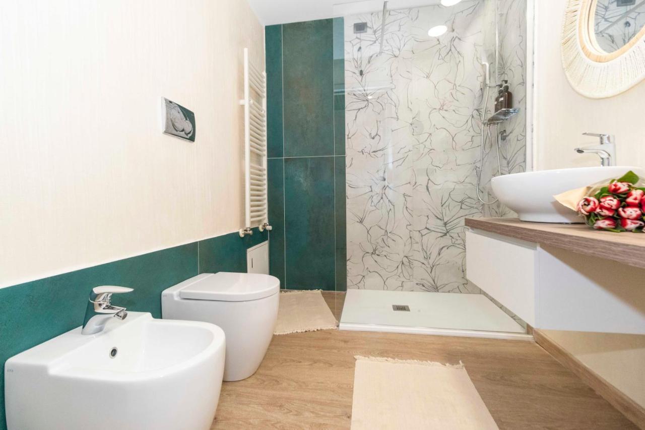 Enjoy Room- Appartamento Con Parcheggio Gratuito E Colazione Deliziosa ! Torino Eksteriør billede